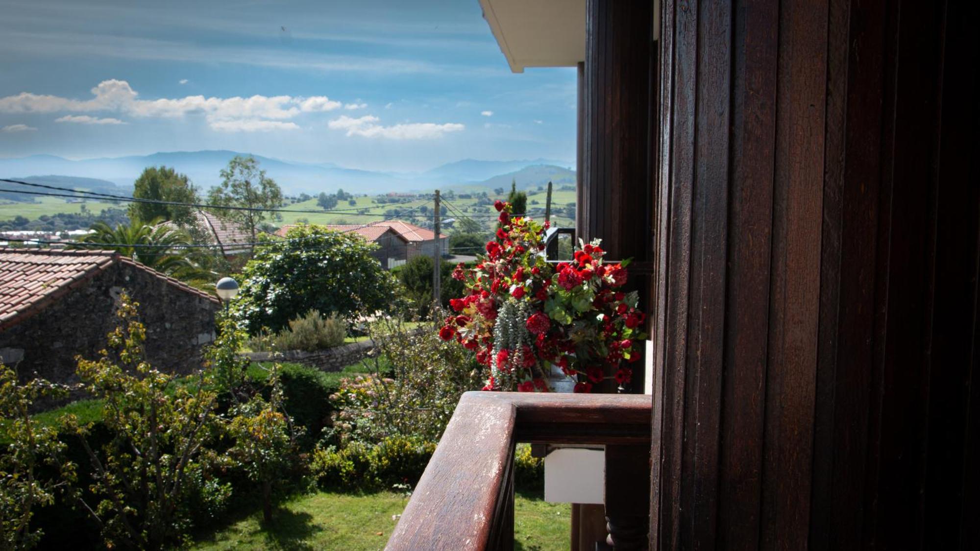 Hotel Cosma House Hinojedo Zewnętrze zdjęcie